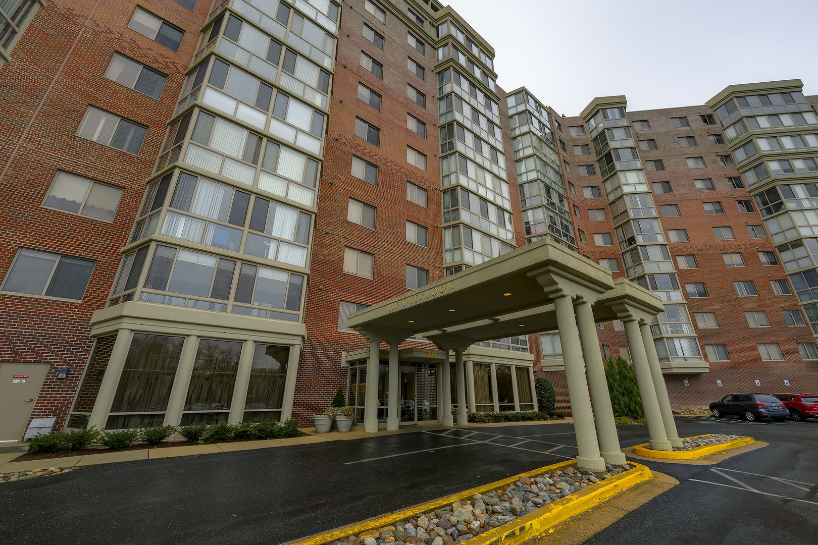 Silver Spring Condo: 3100 N Leisure World Blvd #826