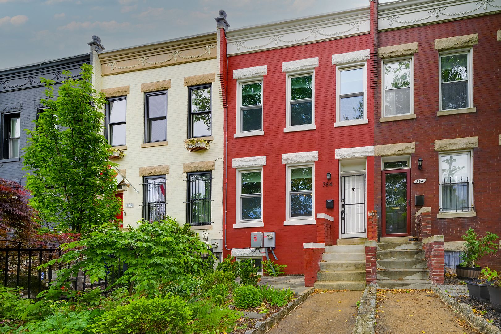 Washington House: 764 13th St SE