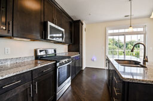 Spacious and Modern 2BR/2BA Condo in Norbeck Crossing – photo 1