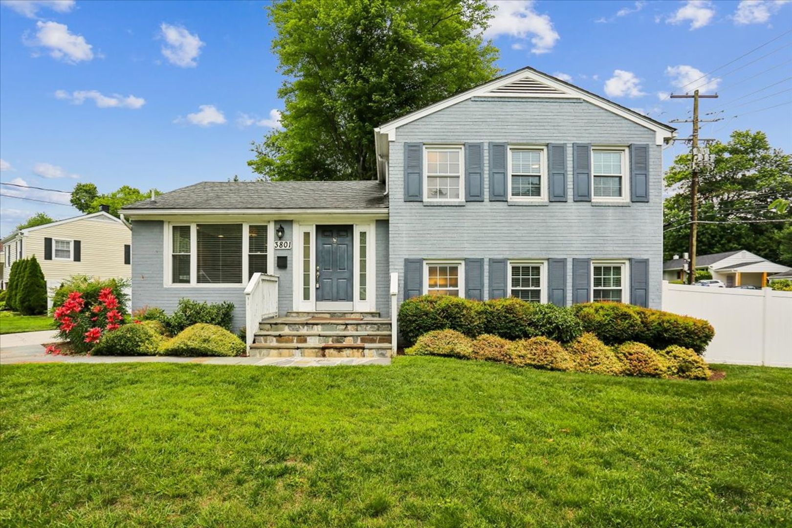 Kensington House: 3801 Denfeld Rd