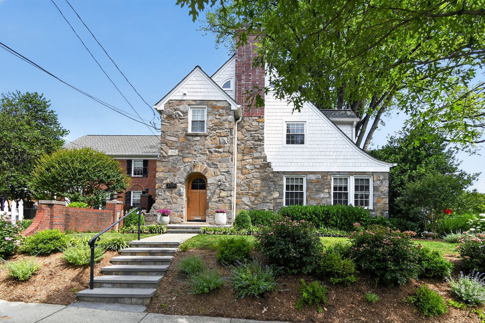 Washington House: 3005 McKinley St NW