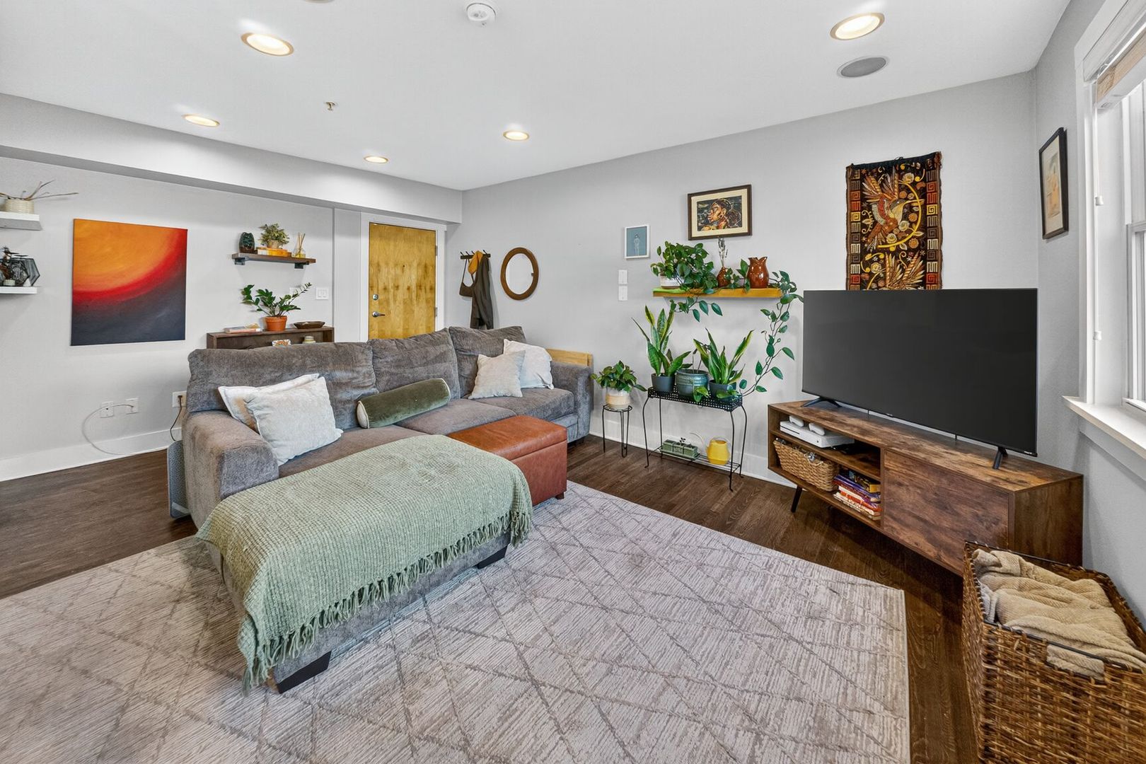 Washington House: 2608 Sherman Ave NW #303