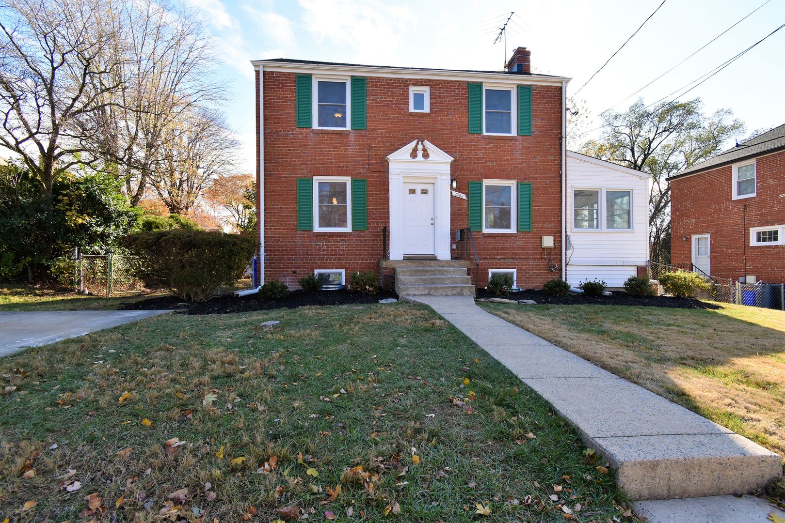 Silver Spring House: 2302 Dexter Ave