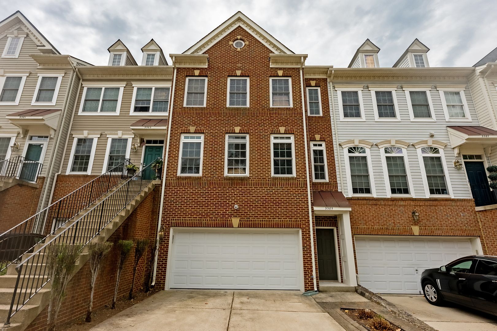 Alexandria House: 3385 Beechcliff Dr