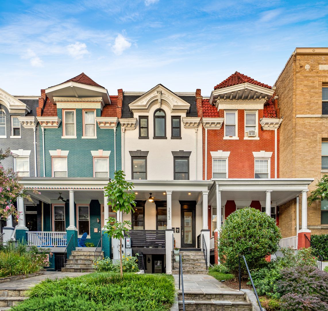Washington Townhome: 3523 13th St NW #2