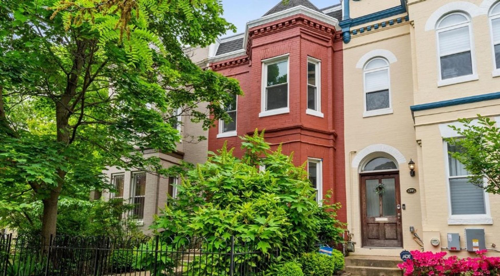 Washington House: 1393 F Street NE