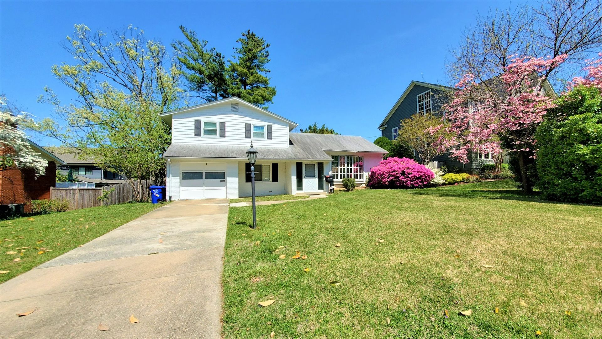 Bethesda House: 6405 Middleburg Lane