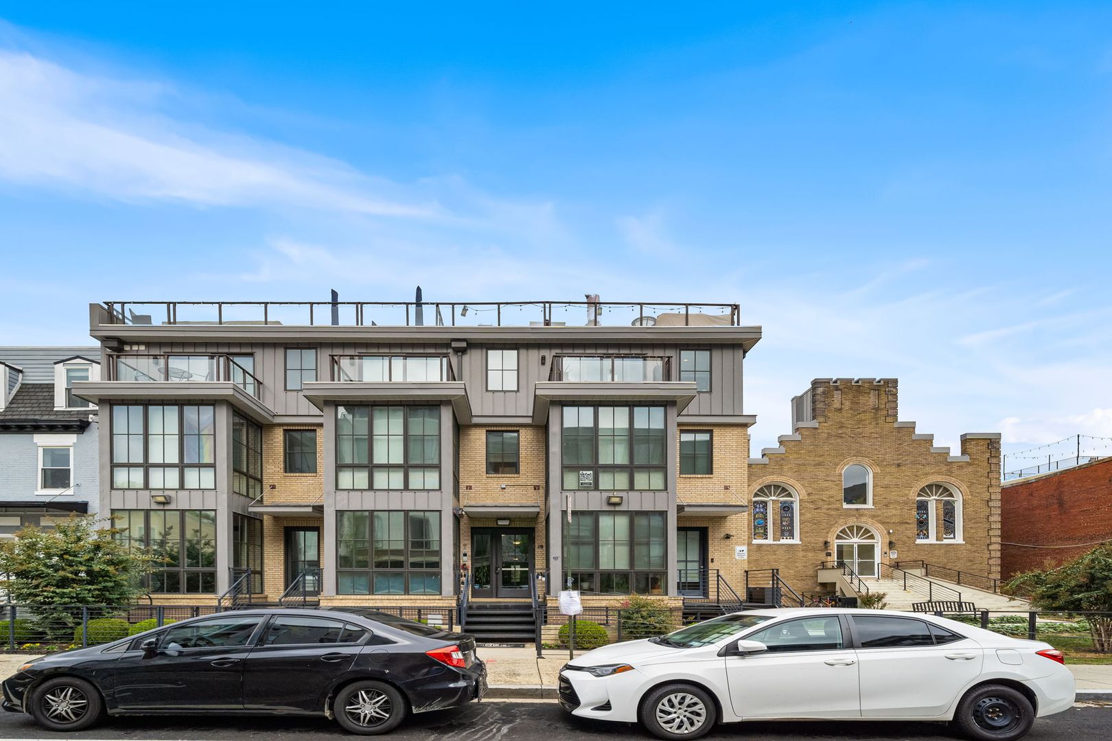 Washington House: 625 Park Rd NW #304