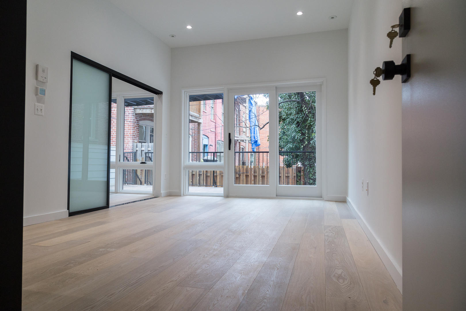 Washington Apartment: 1443 Euclid St NW