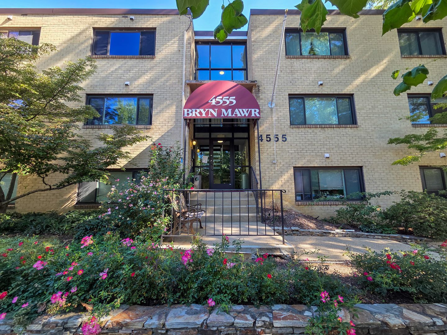 Washington Condo: 4555 MacArthur Blvd NW G7
