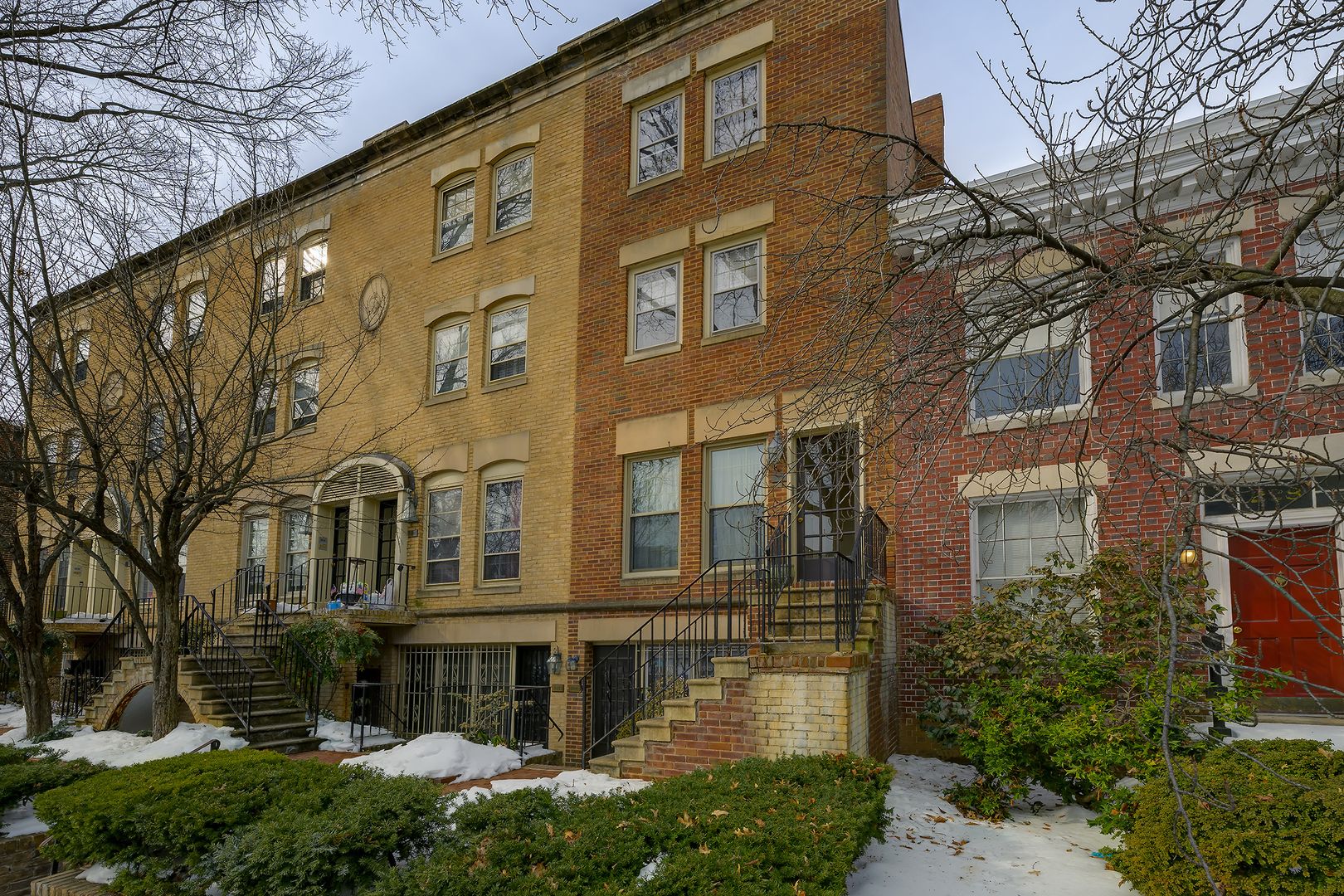 Washington House: 226 3rd St NE #A