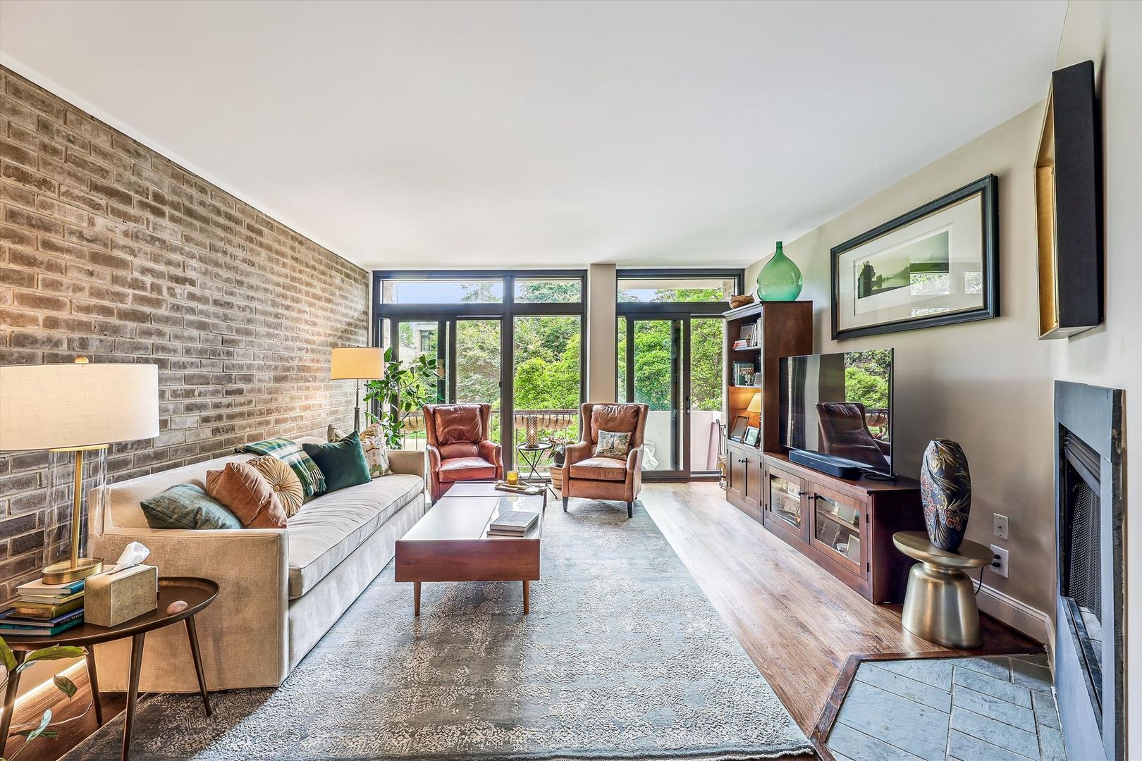 Washington Condo: 335 N St SW