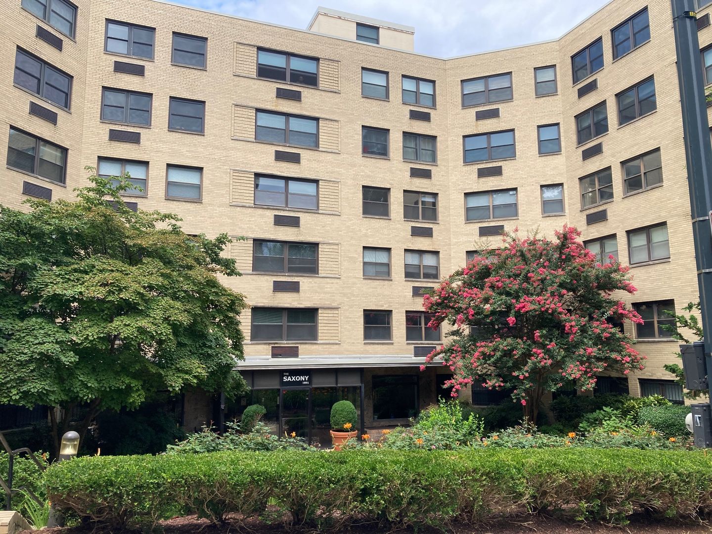 Washington Condo: 1801 Clydesdale Pl NW #302