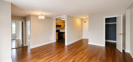 Bright & Spacious 1 Bdrm w/Utilities Included & Parking Avail- River Towers Condos – photo 1