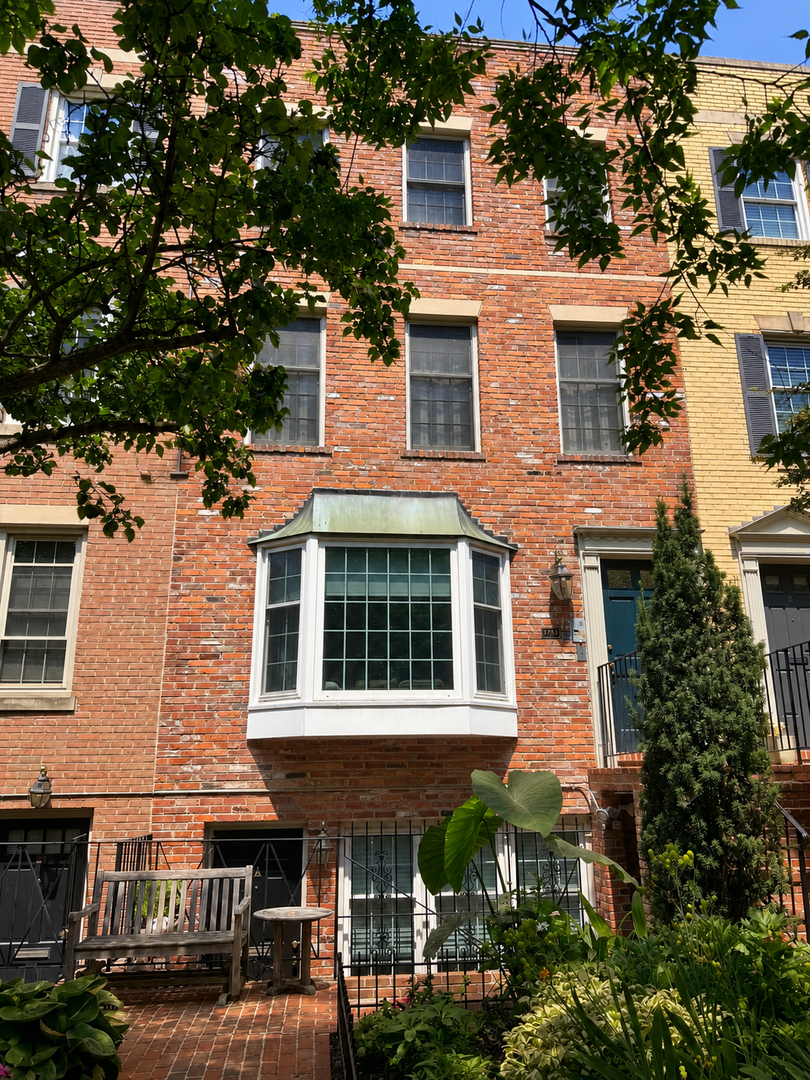 Washington Condo: 1749 Q Street NW, #E