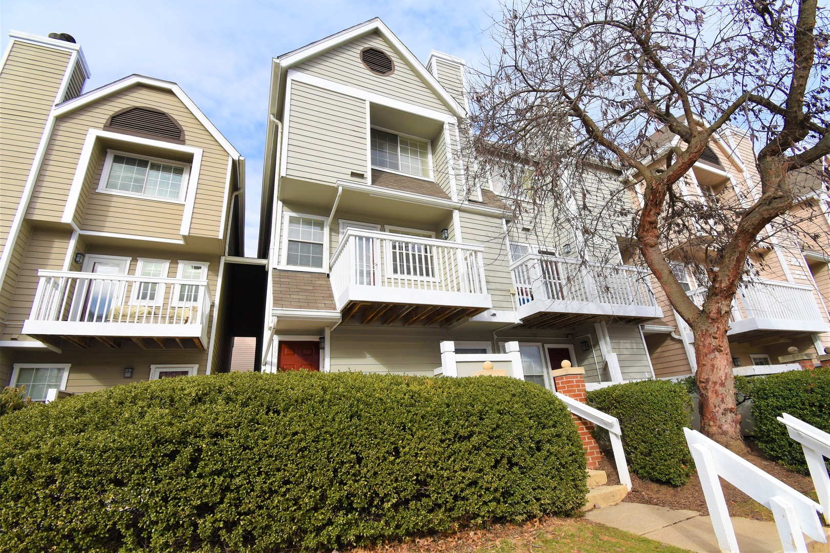 North Bethesda Condo: 5821 Inman Park Cir #140