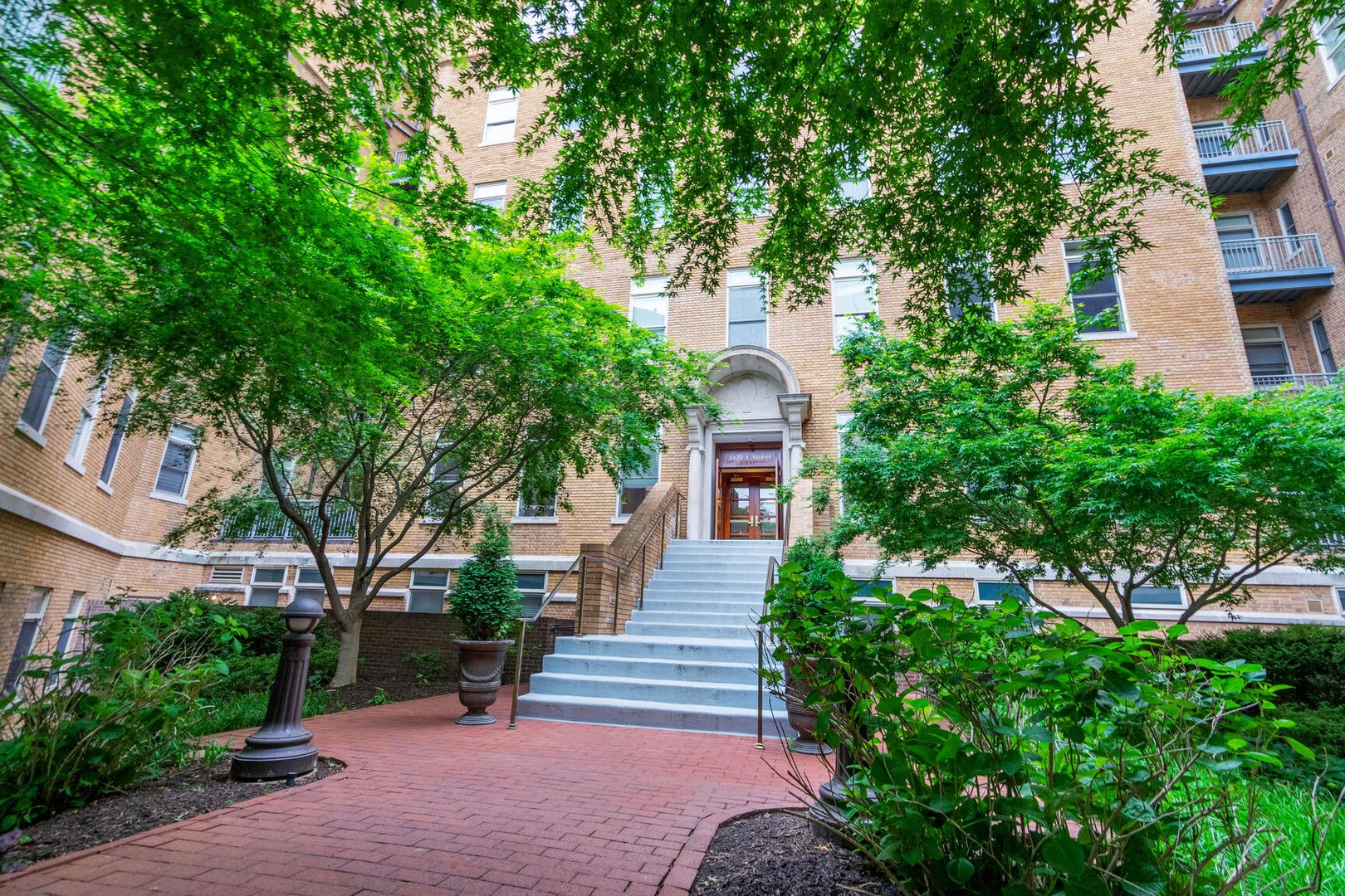 Washington Condo: 2425 L St NW #342