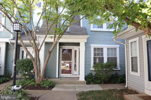 DELIGHTFUL FOUR BEDROOM, 2 FULL BA & ONE HALF BA TOWNHOME IN OLNEY IS AVAILABLE