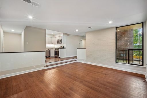 1st Floor Walk-In One Bed One Bath Condo – photo 1