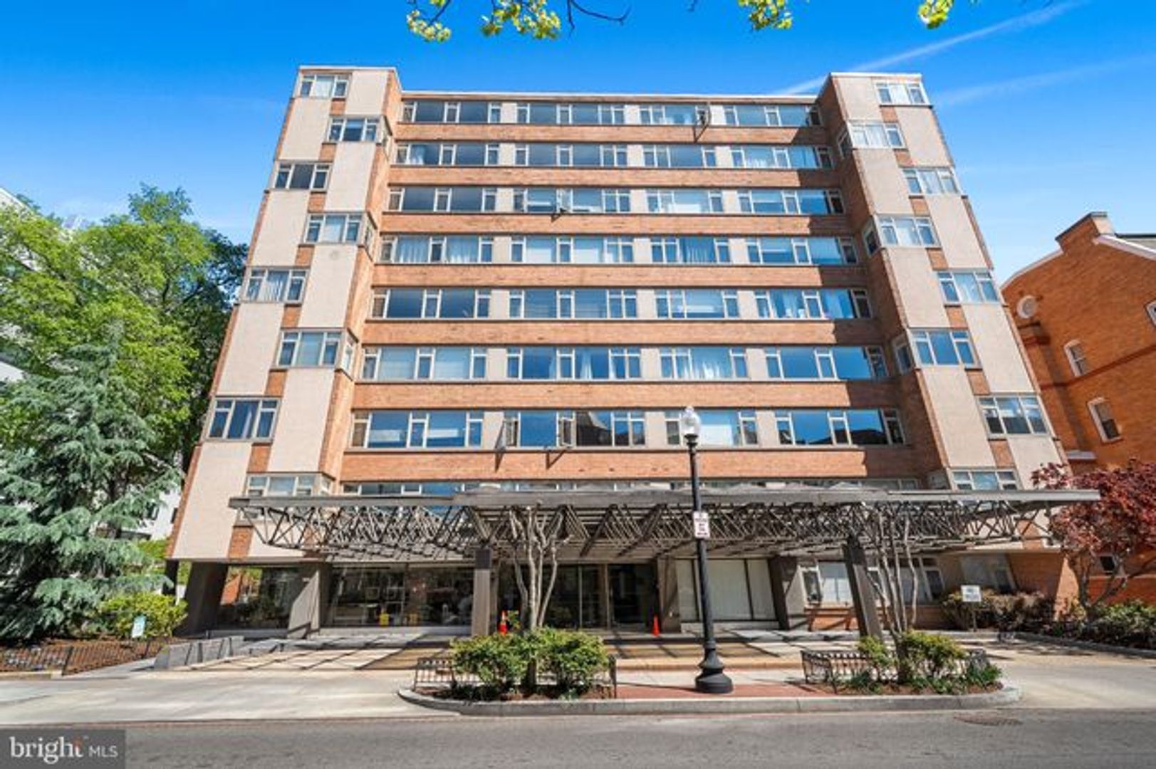 Washington House: 1545 18th St NW Unit 812