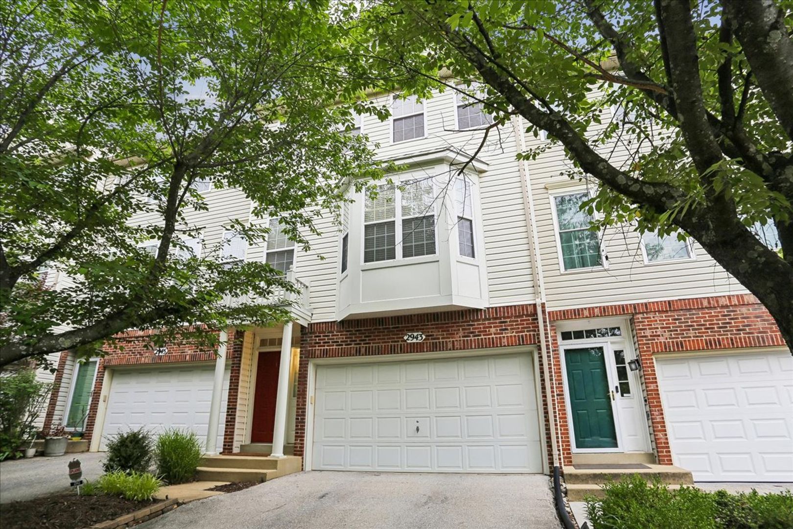 Silver Spring House: 2943 Saint Helen Circle