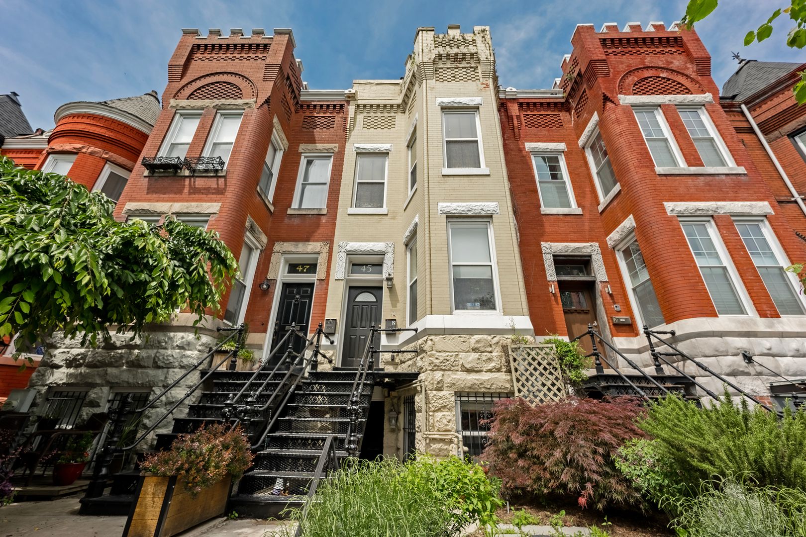 Washington House: 45 R Street, NW #2