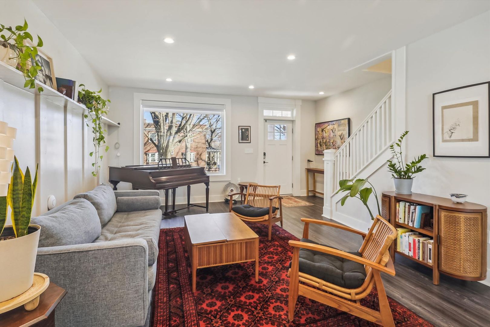 Washington House: 416 Longfellow St NW