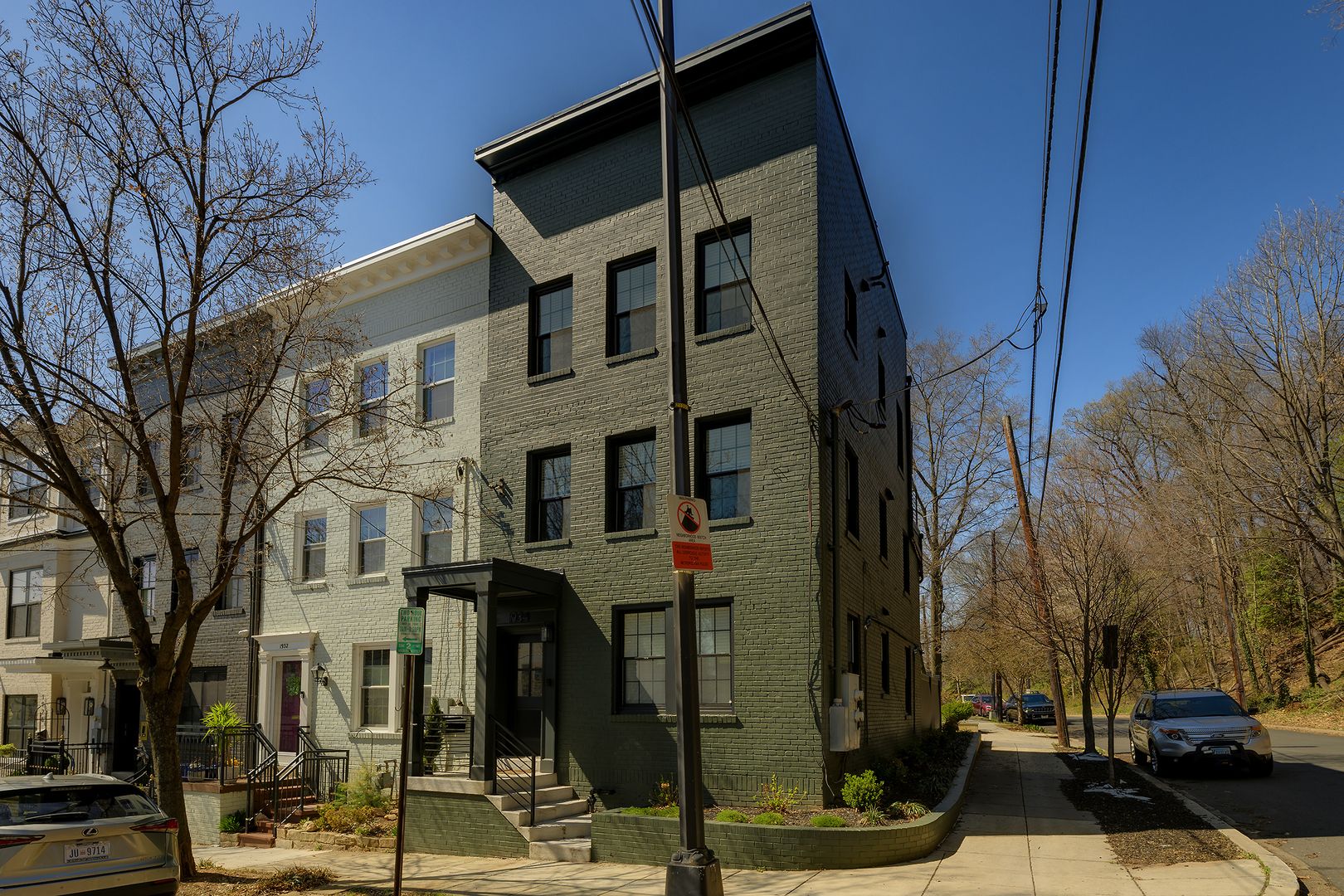 Washington Townhome: 1934 35th Place NW #1