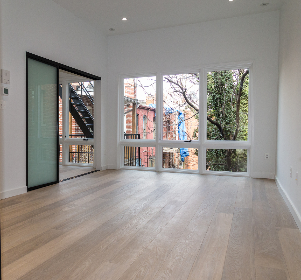 Washington Apartment: 1443 Euclid St NW