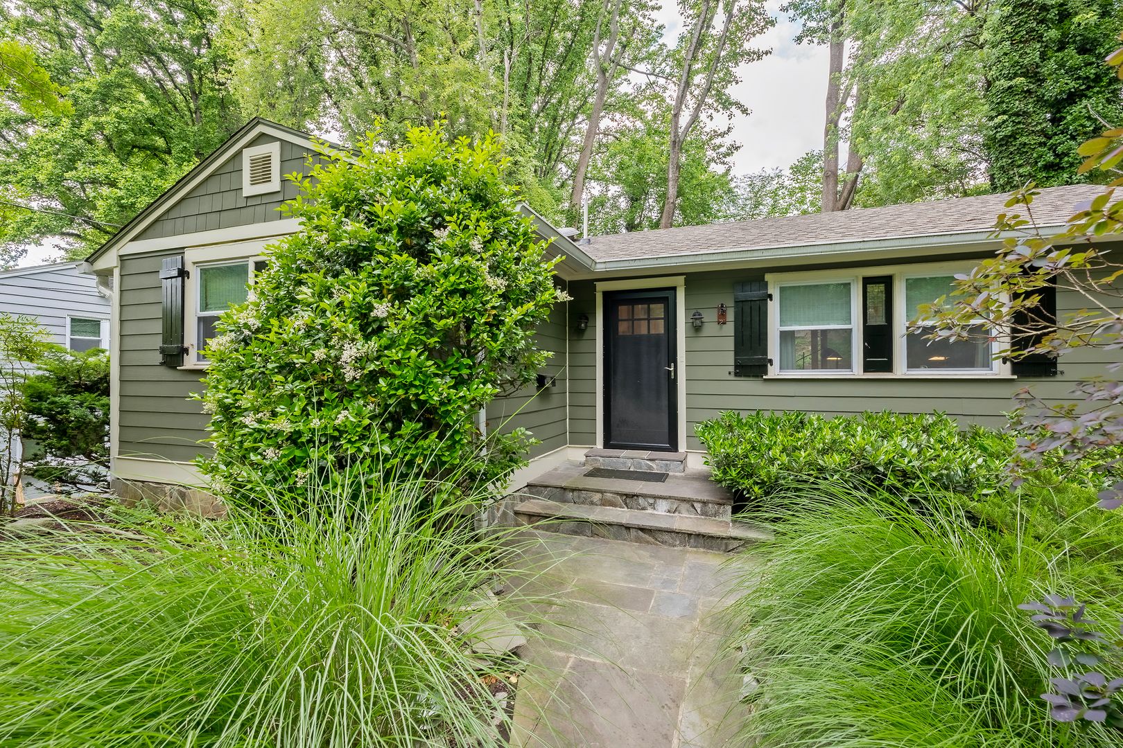 Kensington House: 4115 Denfeld Ave