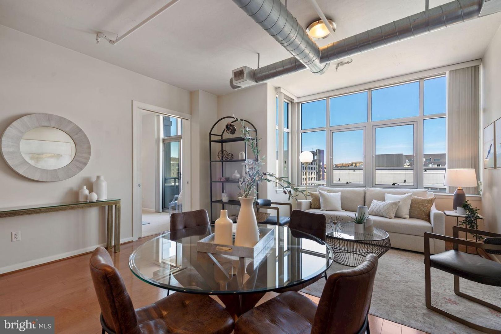 Washington House: 811 4th St NW #1112