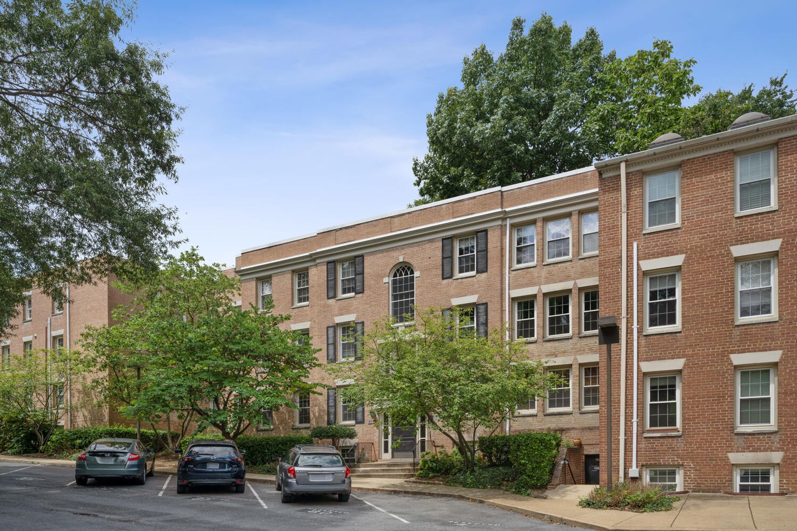 Washington House: 2727 Ordway St., NW #3