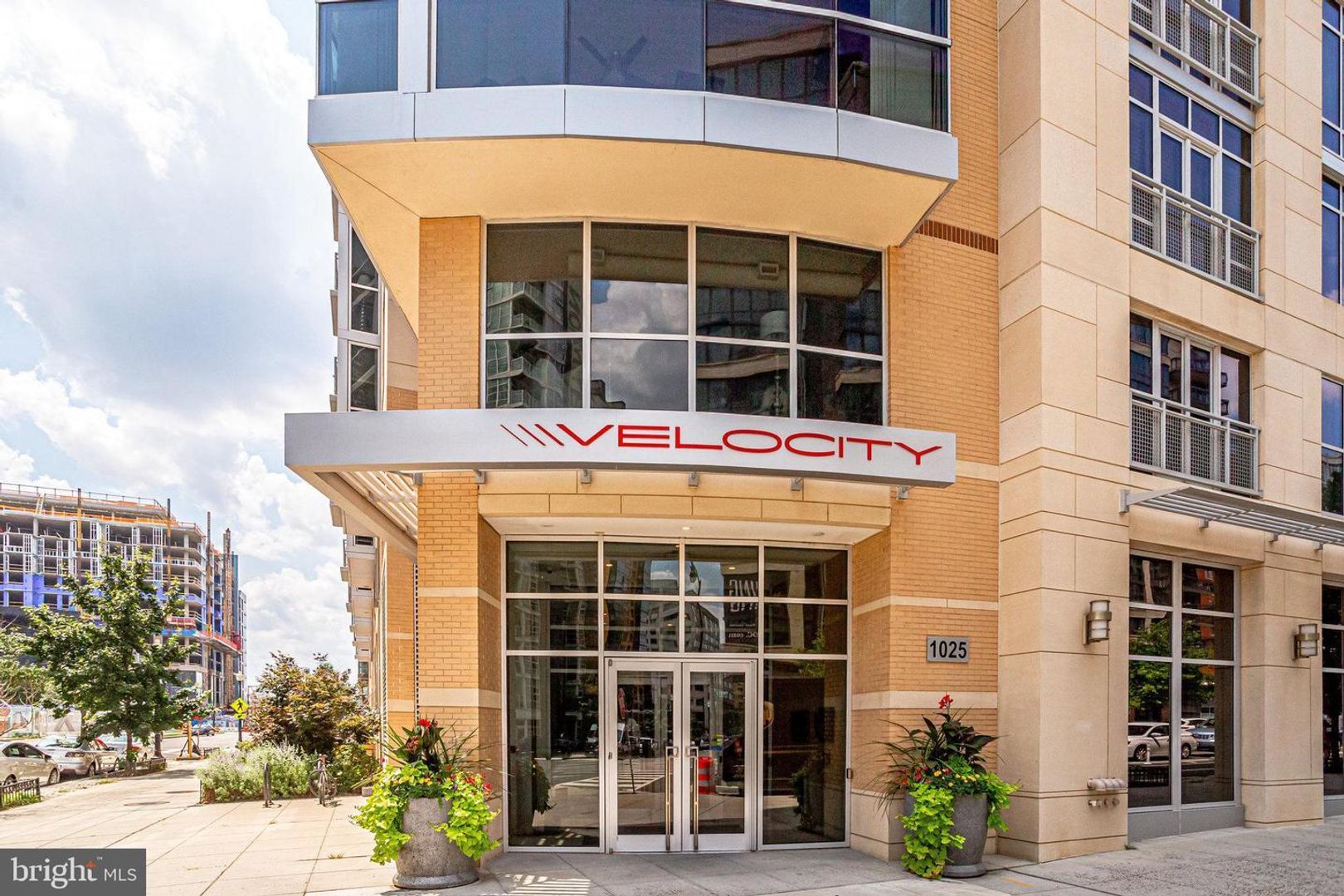 Washington Condo: 1025 1st St SE #804