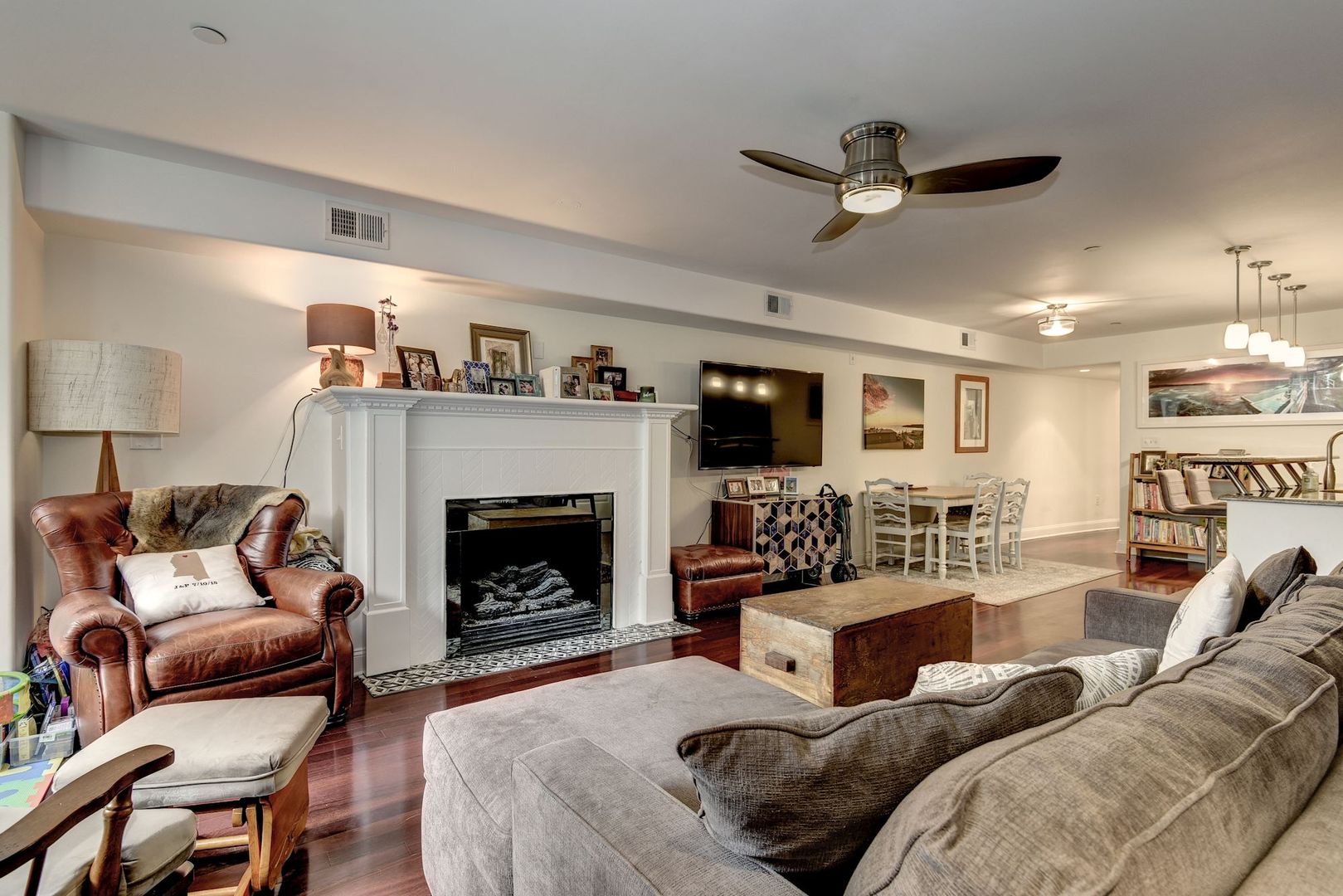 Washington Townhome: 1423 Clifton St NW Apt 1