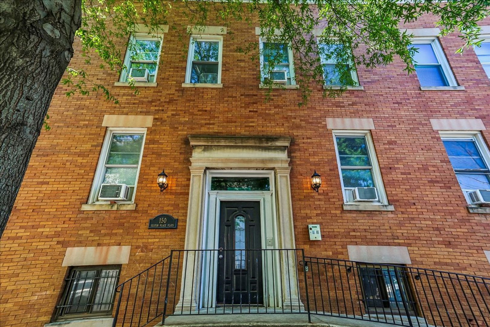 Washington Apartment: 150 Seaton Place NW