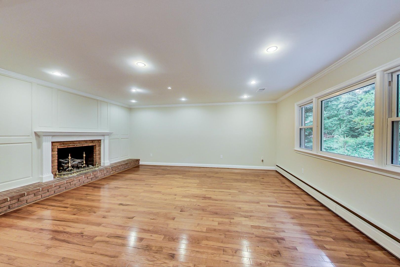 Silver Spring House: 14904 Claude Lane