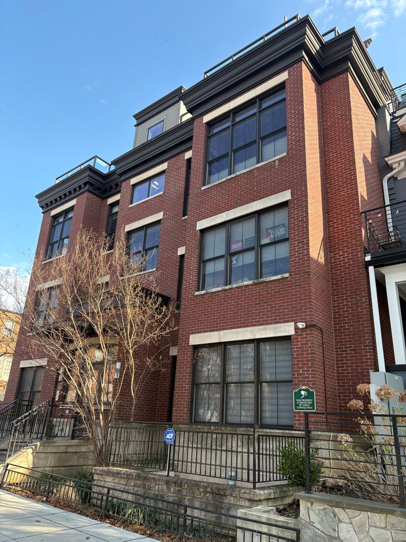 Washington House: 1700 Euclid St NW Unit A1