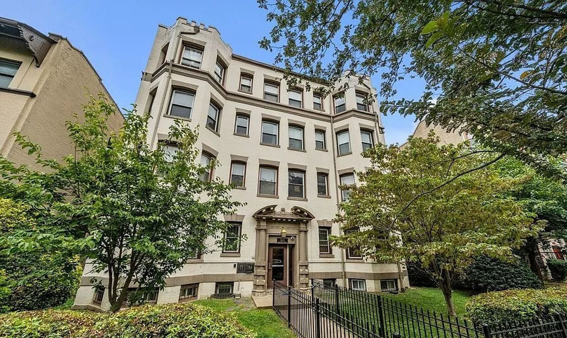 Washington House: 1421 Columbia Rd NW #304