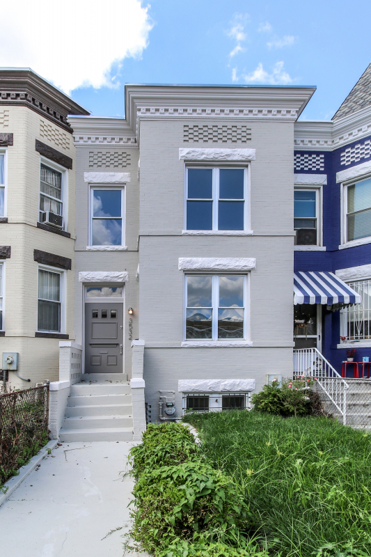 Washington House: 3532 11th St NW