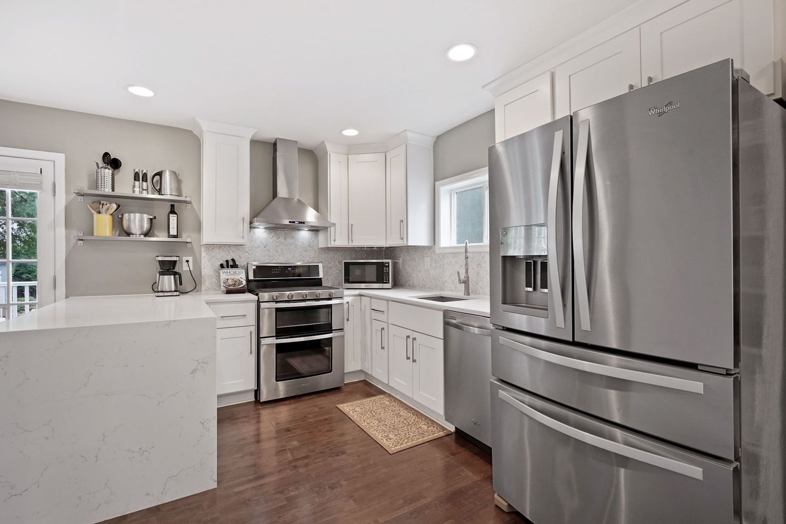 WASHINGTON House: 2410 SOUTH DAKOTA AVE NE