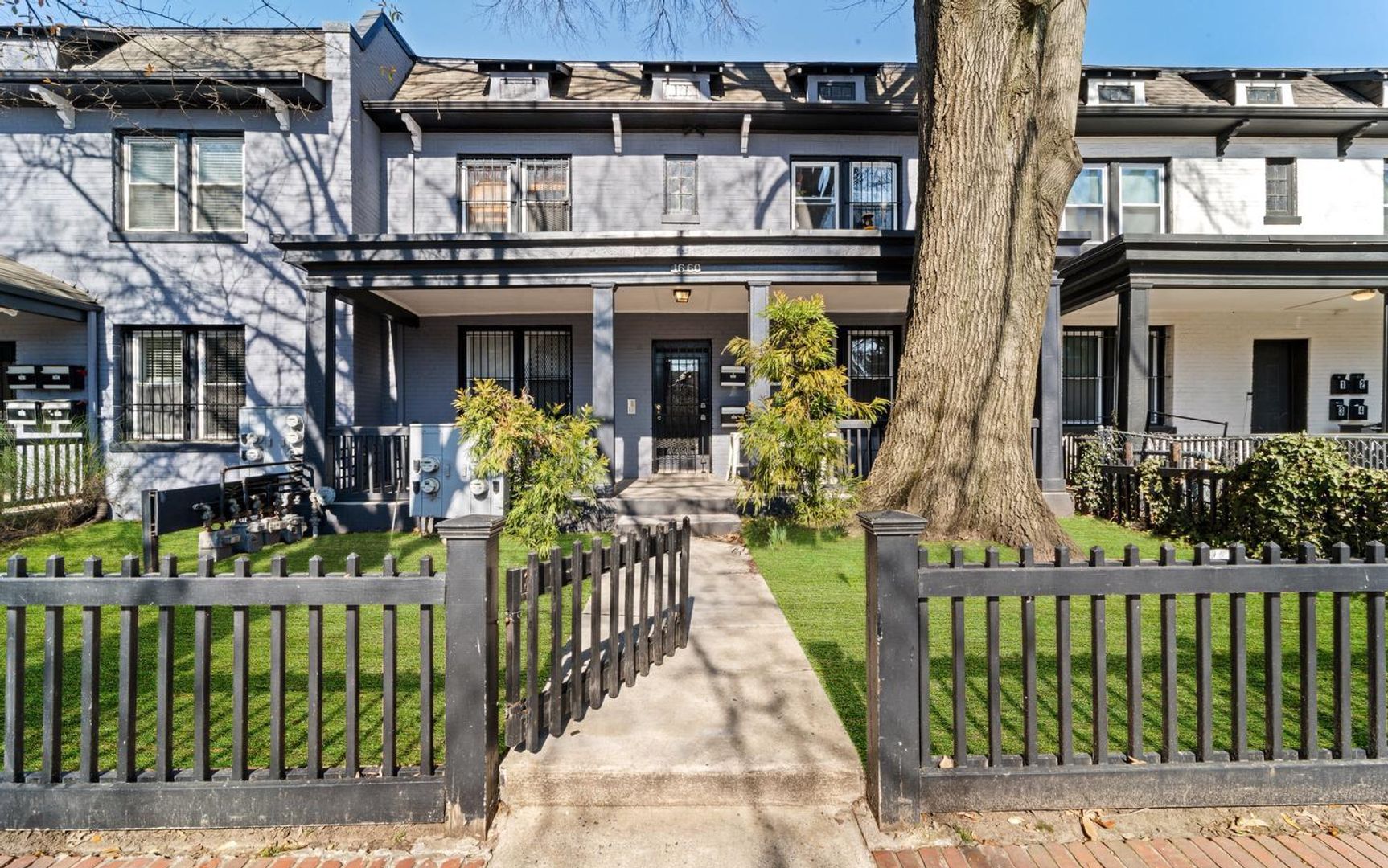 Washington House: 1660 West Virginia Ave. NE #201