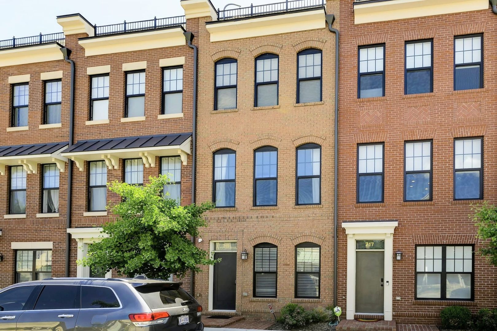 WASHINGTON Townhome: 719 PARKSIDE PL NE