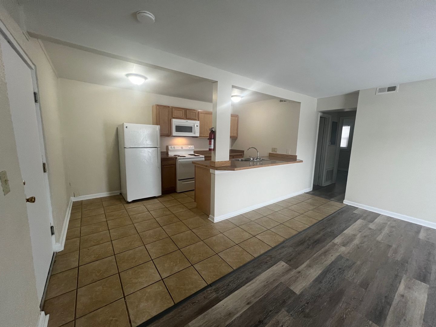 Mansfield Apartment: 135 E. Cook Rd.