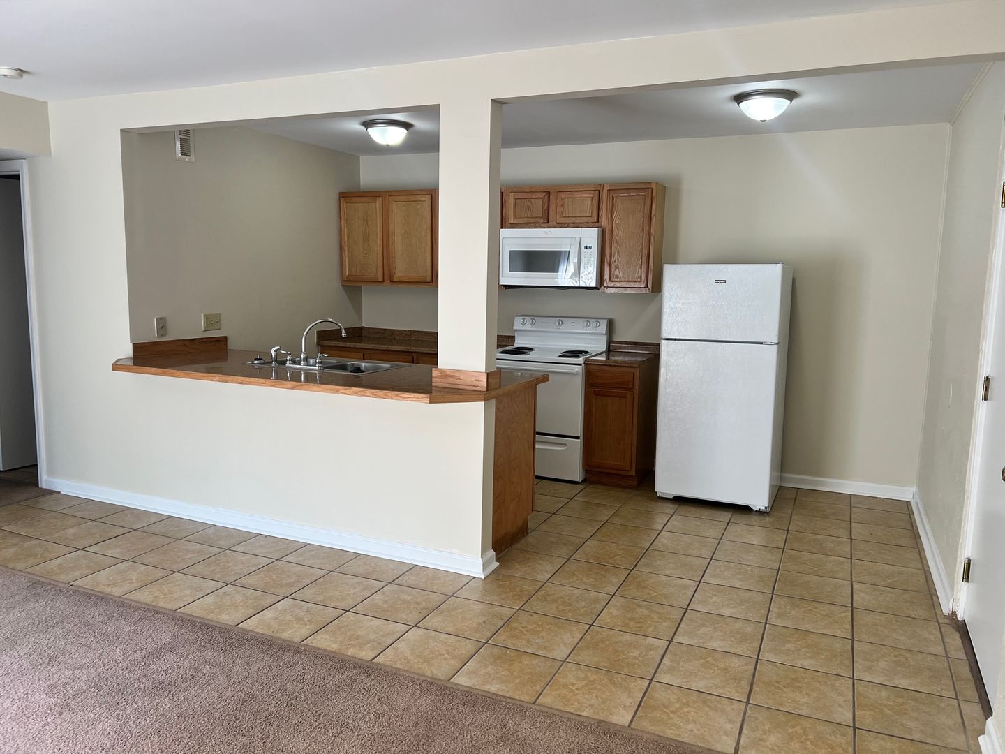 Mansfield Apartment: 135 E. Cook Rd.