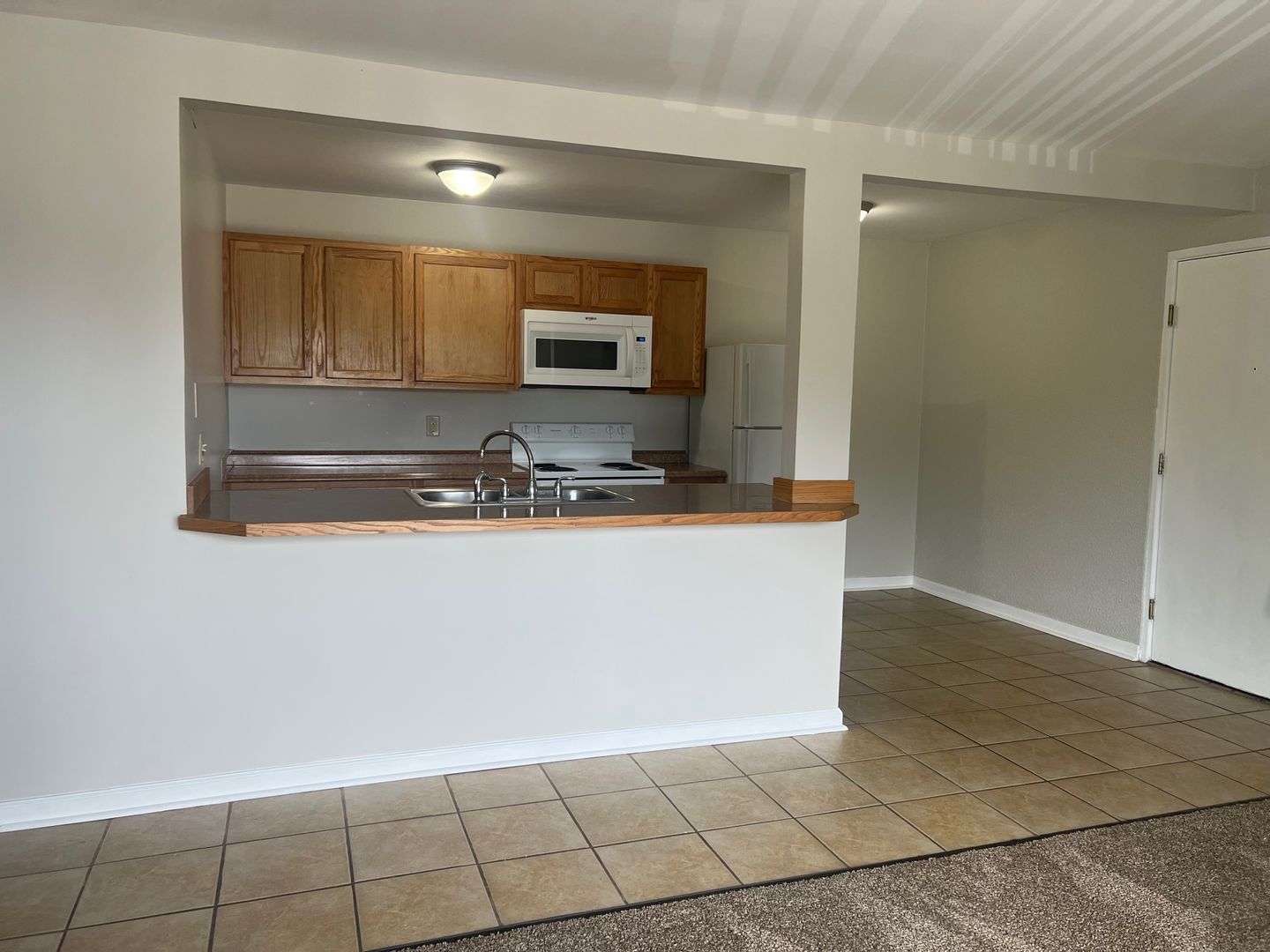 Mansfield Apartment: 135 E. Cook Rd.