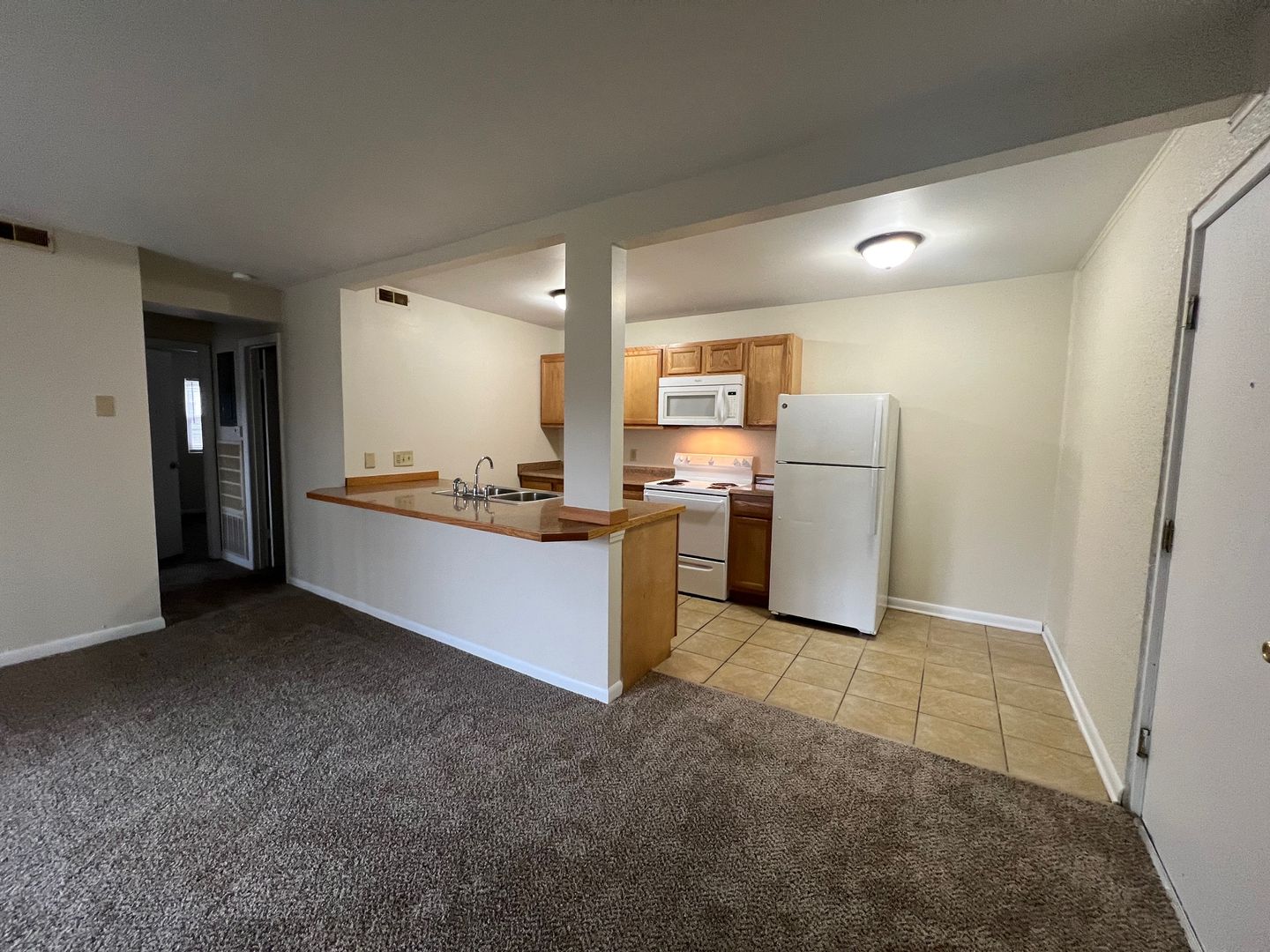 Mansfield Apartment: 135 E. Cook Rd.