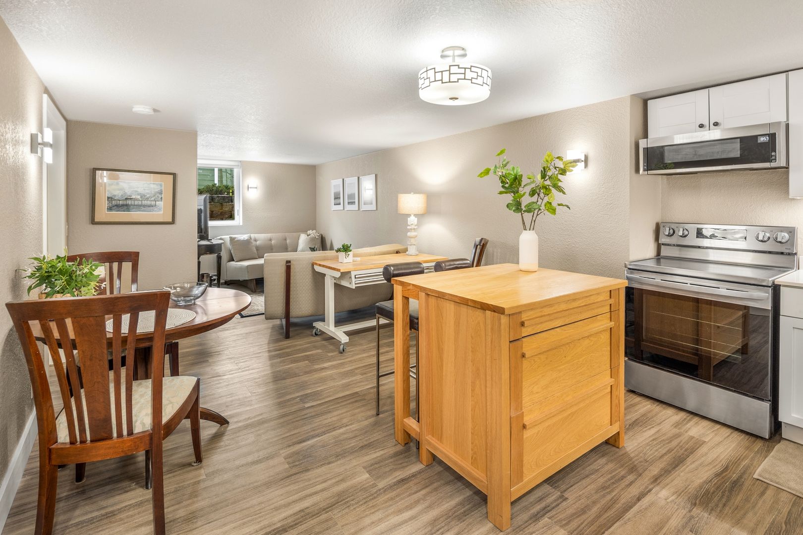 Anchorage Apartment: 1101 B  Street