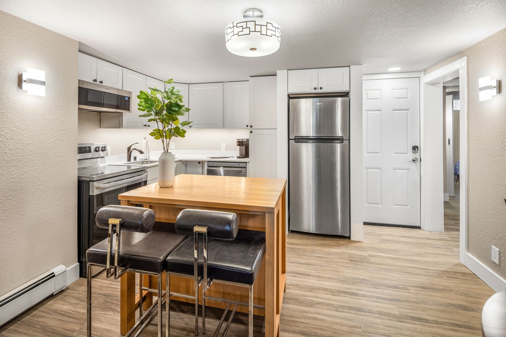 Anchorage Apartment: 1101 B  Street