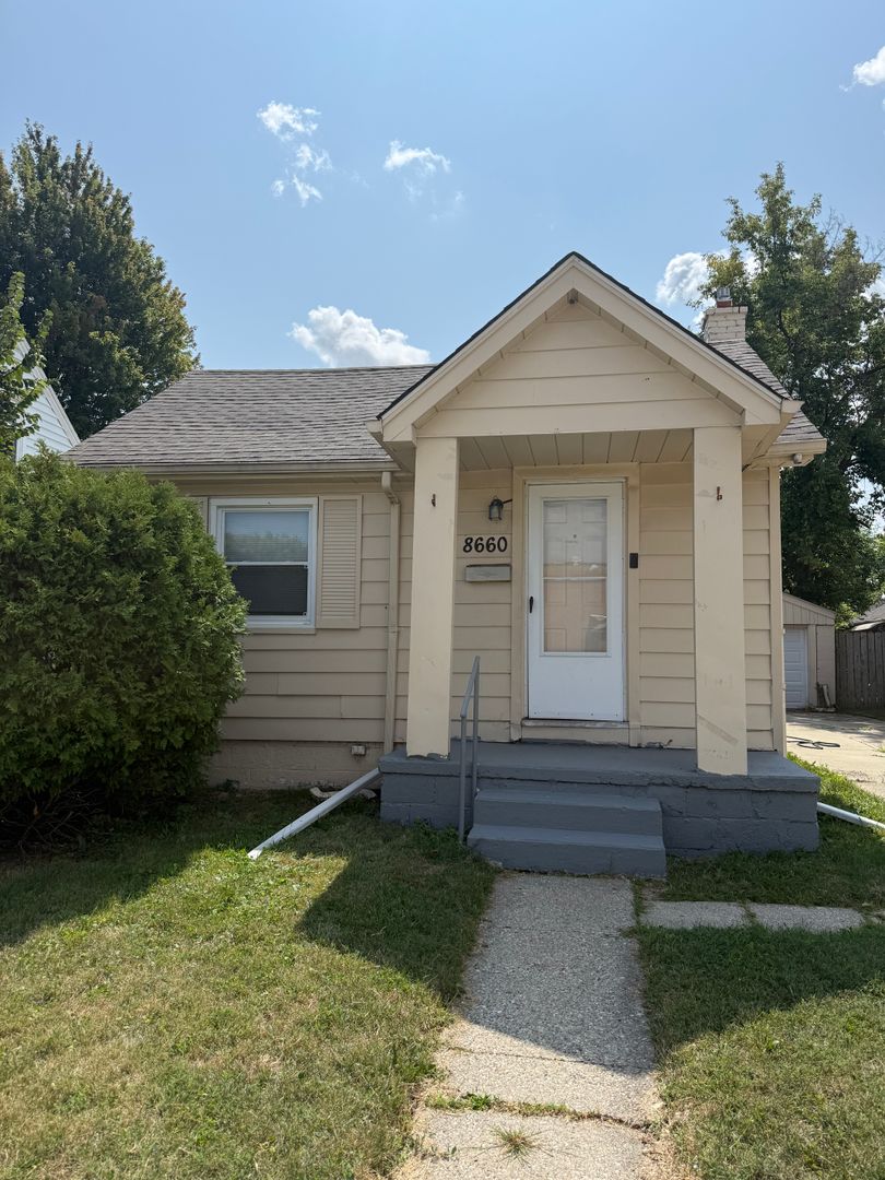 Warren House: 8660 Timken Ave