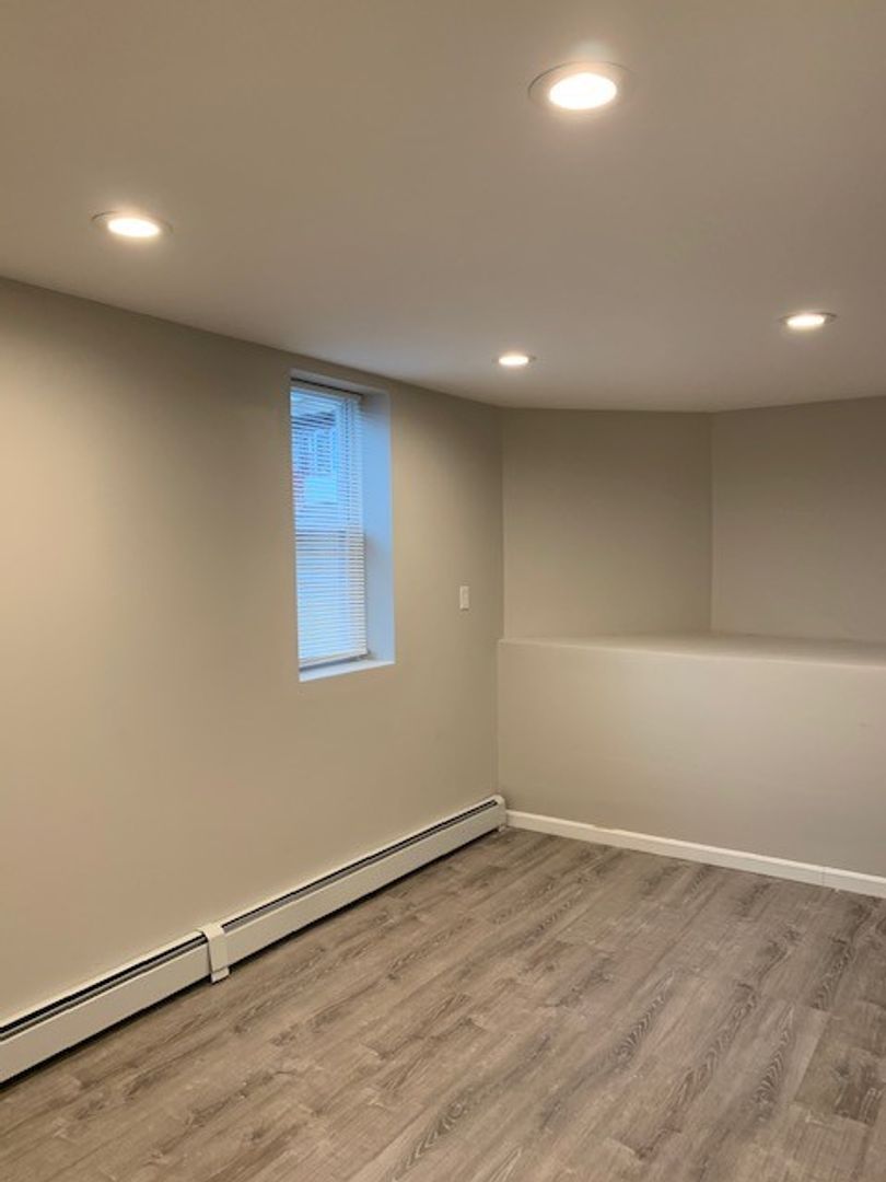 Providence Apartment: 823 River Avenue